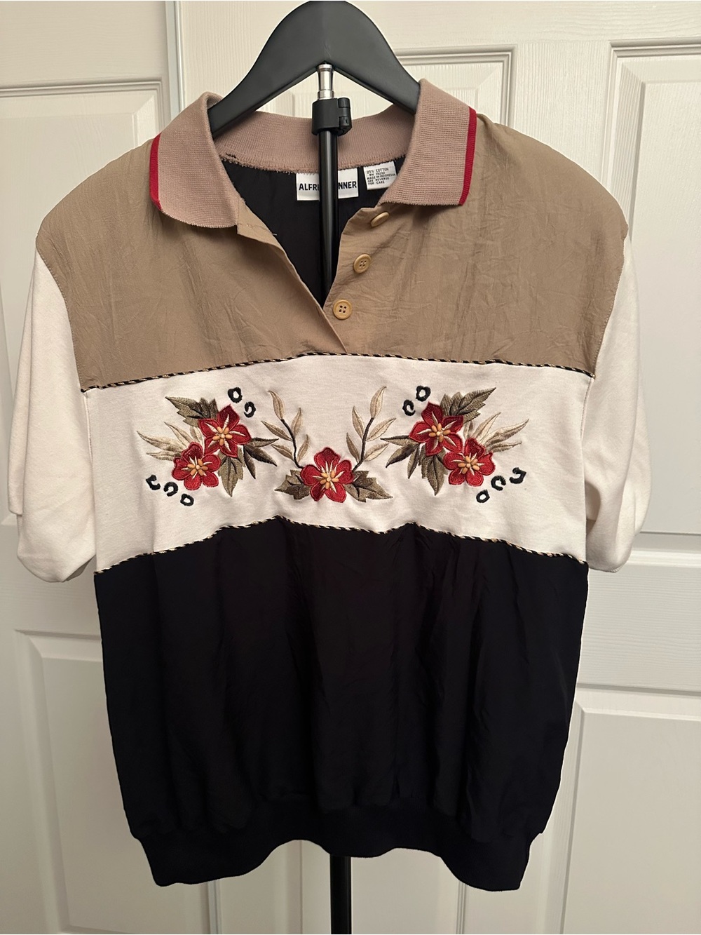Vintage Alfred Dunner Beige White Black Colorblock Polo with Red Floral Embroide